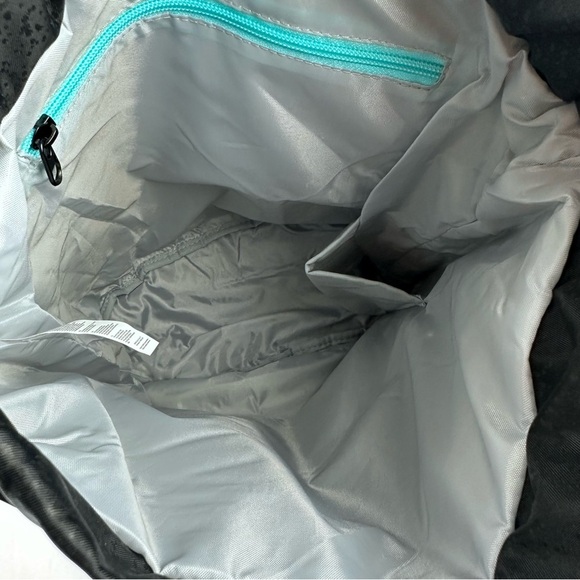 Vooray Flex Cinch Backpack Black FOIL Nylon Lightweight Drawstring Brand New - Picture 8 of 13